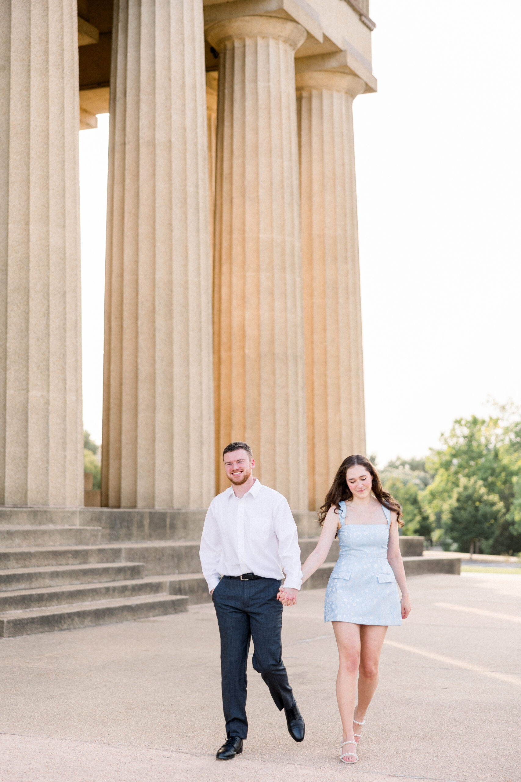 nashville engagement session at the parthenon, summer engagement session